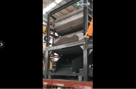 易拉罐壓扁機(jī)生產(chǎn)線(xiàn)廠家?guī)Т碉L(fēng)系統(tǒng)發(fā)往湖南客戶(hù)