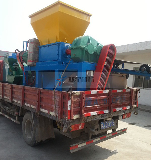 金屬撕碎機設(shè)備山西太原發(fā)貨現(xiàn)場