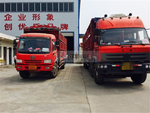 油桶破碎機(jī)設(shè)備時(shí)產(chǎn)12噸廠家發(fā)貨現(xiàn)場(chǎng)