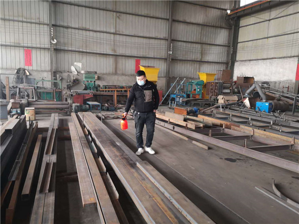 廢鋼破碎機(jī)廠家正式復(fù)工生產(chǎn)，生產(chǎn)車間消毒中