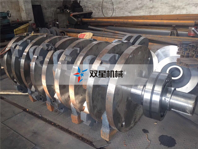 金屬破碎機(jī)錘頭關(guān)于錘頭線速度與錘頭坡口的簡(jiǎn)單分析