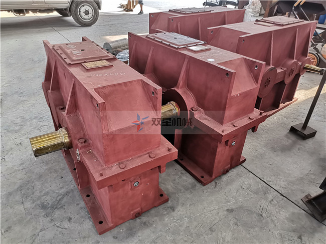 金屬撕碎機(jī)減速機(jī)采用什么類型，什么型號(hào)？