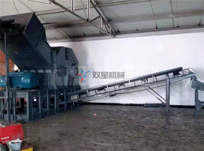 斷橋鋁破碎機(jī)上海客戶現(xiàn)場