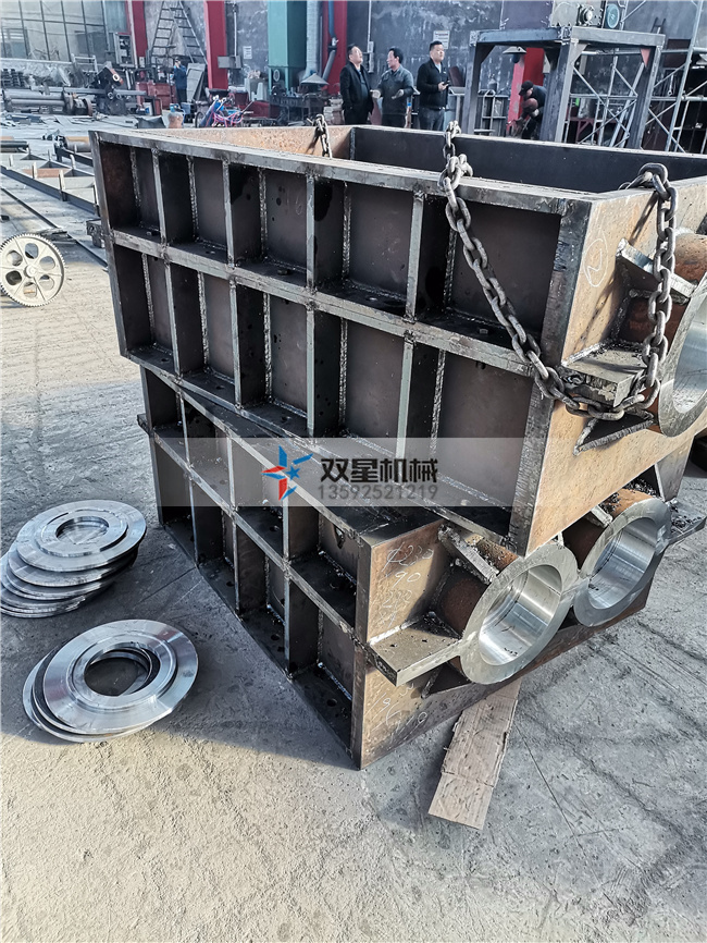 <a href='http://silvercityprorodeo.com/ssxl/10.html' target='_blank'><span>金屬撕碎機(jī)</span></a>撕碎箱體實(shí)拍