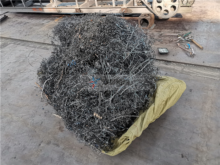 鐵屑粉碎機(jī)粉碎鐵屑、鐵銷效果展示