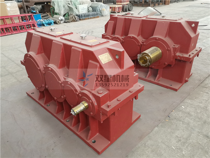 金屬撕碎機配件減速機、主機機架生產組裝現場實拍