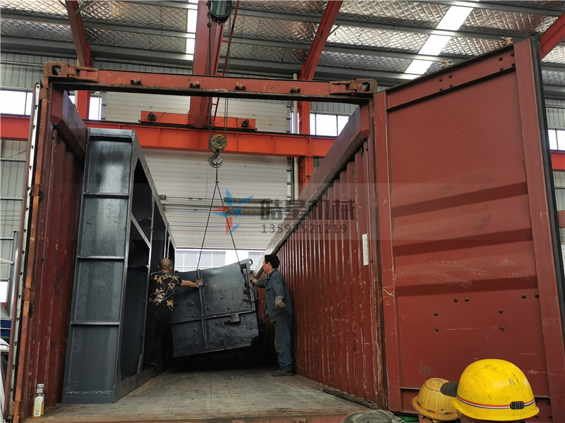 <a href='http://silvercityprorodeo.com/feilv/1660.html' target='_blank'><span>斷橋鋁破碎機</span></a>設(shè)備出口網(wǎng)南非客戶