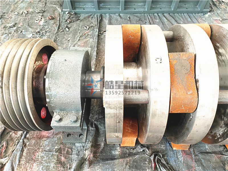 1600型鋁合金破碎機,發(fā)動機破碎機,雜鋁破碎機設備生產(chǎn)現(xiàn)場